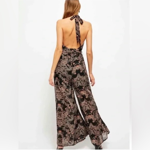 Free People Kissing Sunlight Halter Top Wide Leg Jumpsuit Black Floral Sz Small - Picture 2 of 16